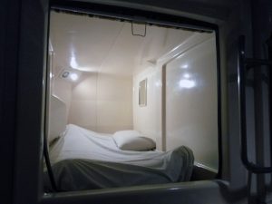 Overnight layover in Manila, in capsule hotel